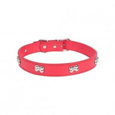 Collare per cane in pelle PU Nobleza, colore: rosso con borchie a forma di osso lungo 56 cm Collare per cane in pelle PU Nobleza, colore: rosso con borchie a forma di osso lungo 56 cm